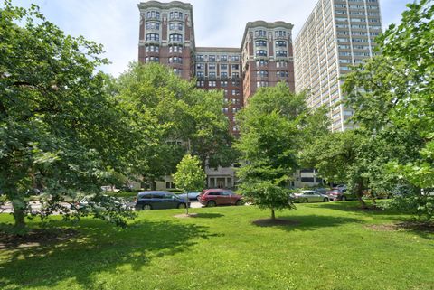 5000 N Marine Drive 7D Chicago IL 60640