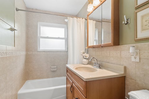 Tiny photo for 712 Saint Marys Parkway, Buffalo Grove, IL 60089 (MLS # 12715321)