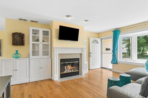 Tiny photo for 712 Saint Marys Parkway, Buffalo Grove, IL 60089 (MLS # 12715321)