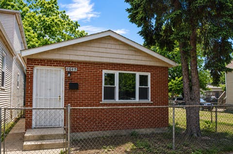 Photo of 1647 W 59TH Street, Chicago, IL 60636 (MLS # 12670558)