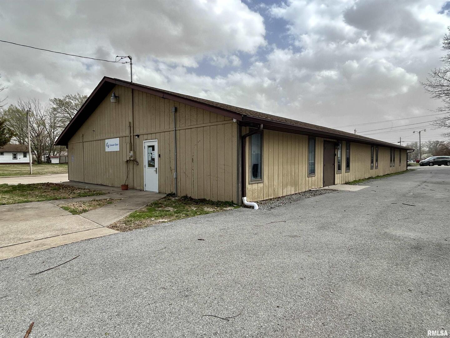 309 E JACKSON Street
