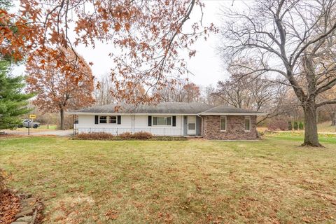 Photo of 14509 Twin Grove Road, Bloomington, IL 61705 (MLS # 12510710)