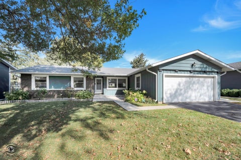 Photo of 1317 Cumberland Circle, Elk Grove Village, IL 60007 (MLS # 12785616)