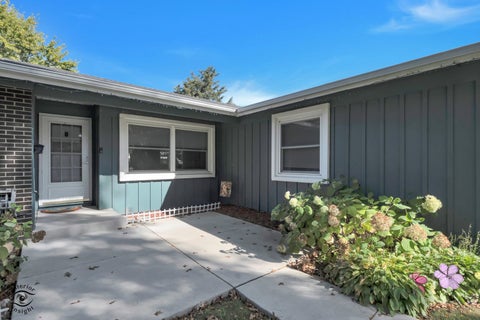 Tiny photo for 1317 Cumberland Circle, Elk Grove Village, IL 60007 (MLS # 12785616)