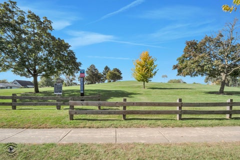 Tiny photo for 1317 Cumberland Circle, Elk Grove Village, IL 60007 (MLS # 12785616)