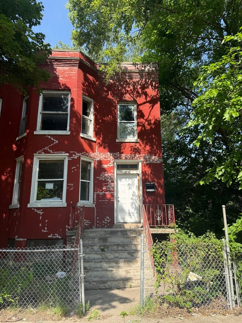 Photo 1 of 19 — 5242 S Morgan Street, Chicago, IL 60609