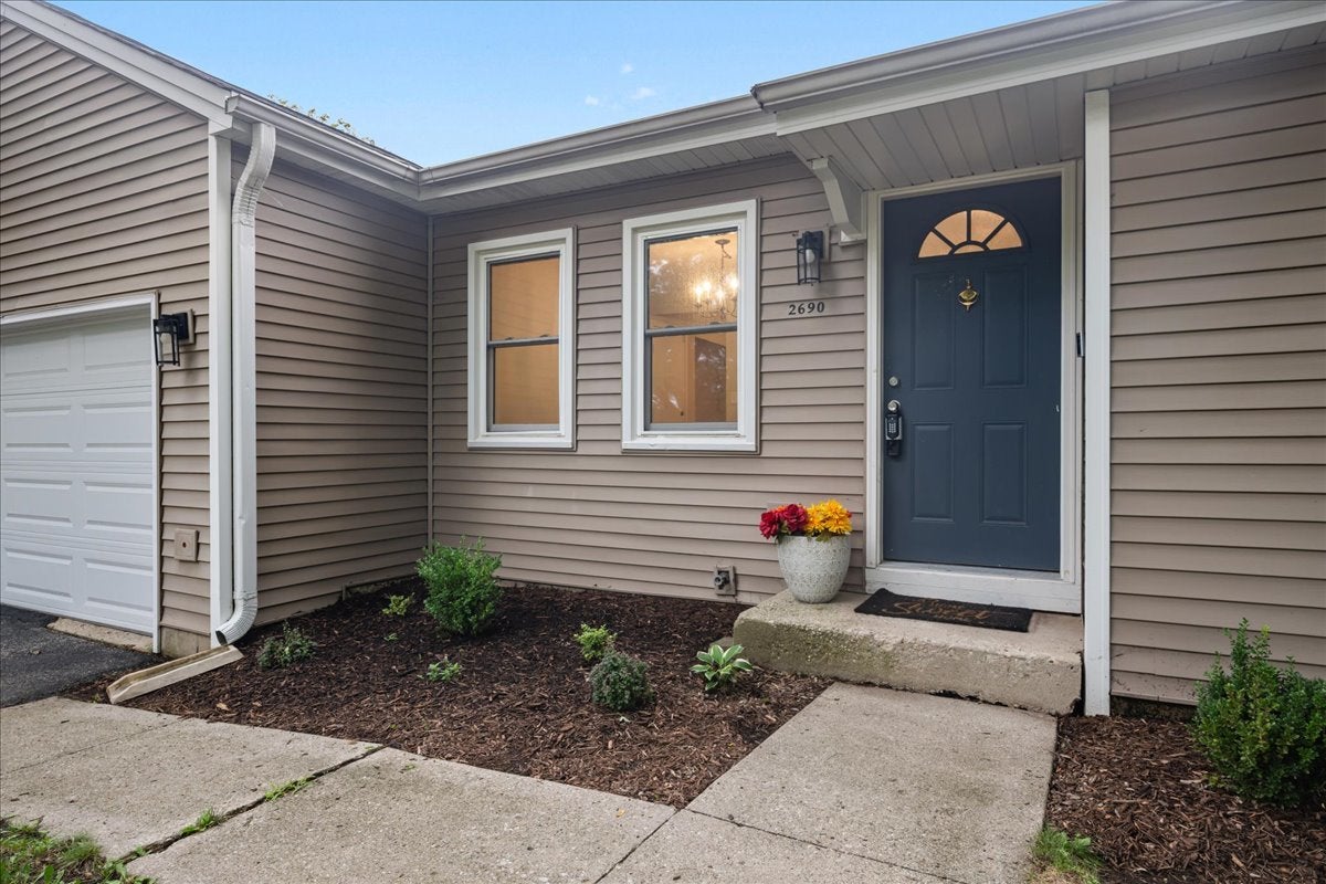 2690 CROSSCREEK Court