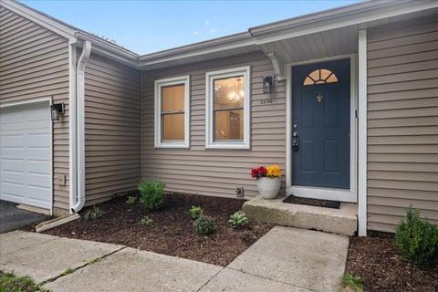 Tiny photo for 2690 CROSSCREEK Court, Aurora, IL 60502 (MLS # 12730993)