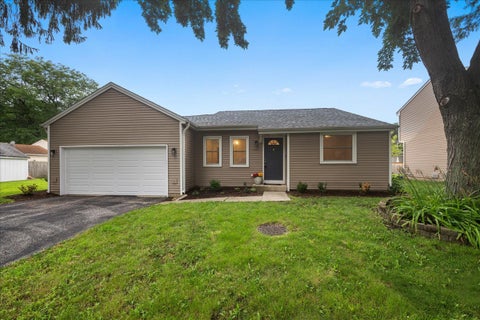 Photo of 2690 CROSSCREEK Court, Aurora, IL 60502 (MLS # 12730993)