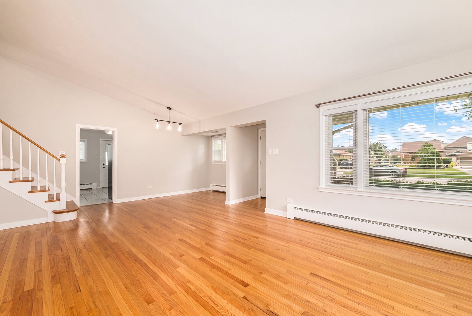 112 N Broadway Avenue