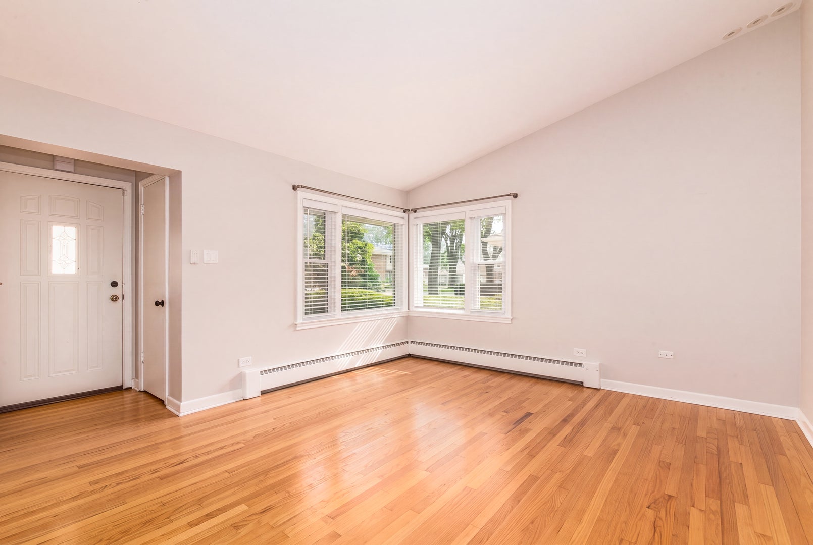 112 N Broadway Avenue