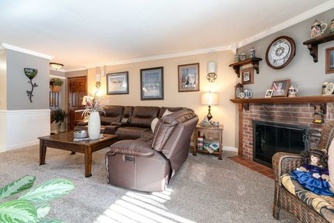 Tiny photo for 1157 Middlebury Lane #B1, Wheeling, IL 60090 (MLS # 12533234)