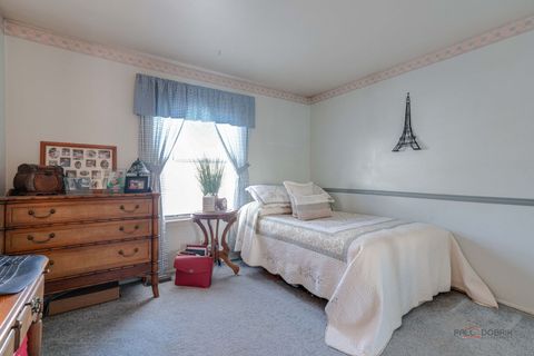 Tiny photo for 1157 Middlebury Lane #B1, Wheeling, IL 60090 (MLS # 12533234)