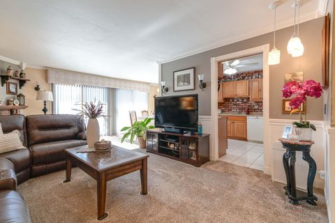 Tiny photo for 1157 Middlebury Lane #B1, Wheeling, IL 60090 (MLS # 12533234)
