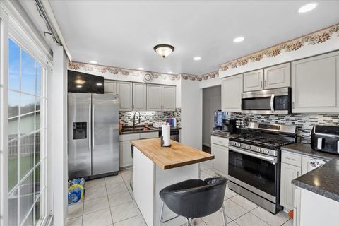 Tiny photo for 140 Wedgewood Way, Bolingbrook, IL 60440 (MLS # 12609650)