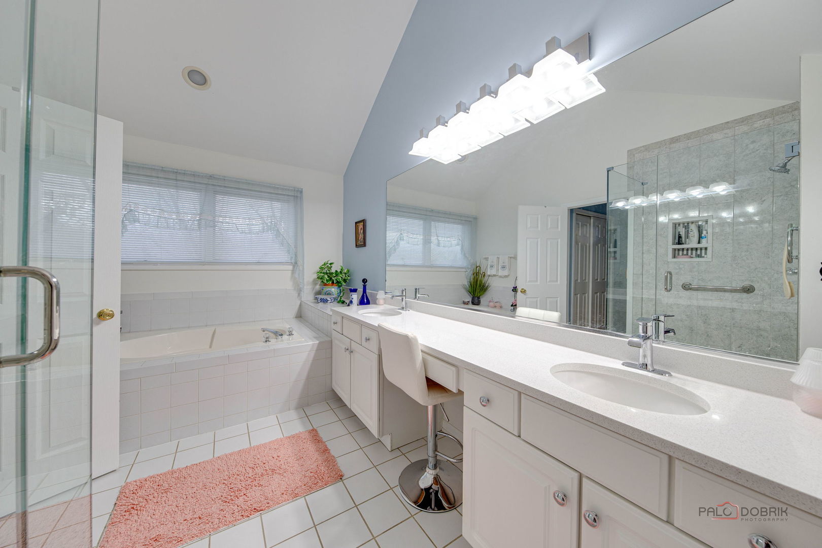 Palatine, Illinois 60067, United States, 5 Bedrooms Bedrooms, ,3 BathroomsBathrooms,Residential,Contingent,246982