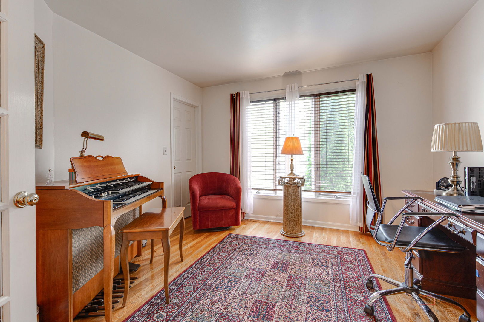 Palatine, Illinois 60067, United States, 5 Bedrooms Bedrooms, ,3 BathroomsBathrooms,Residential,Contingent,246982