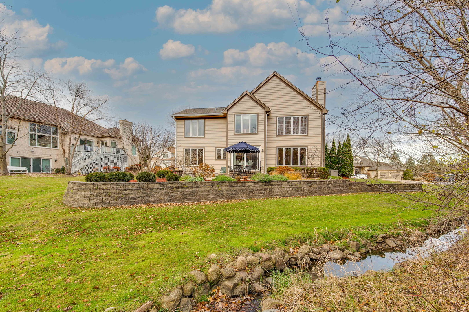 Palatine, Illinois 60067, United States, 5 Bedrooms Bedrooms, ,3 BathroomsBathrooms,Residential,Contingent,246982