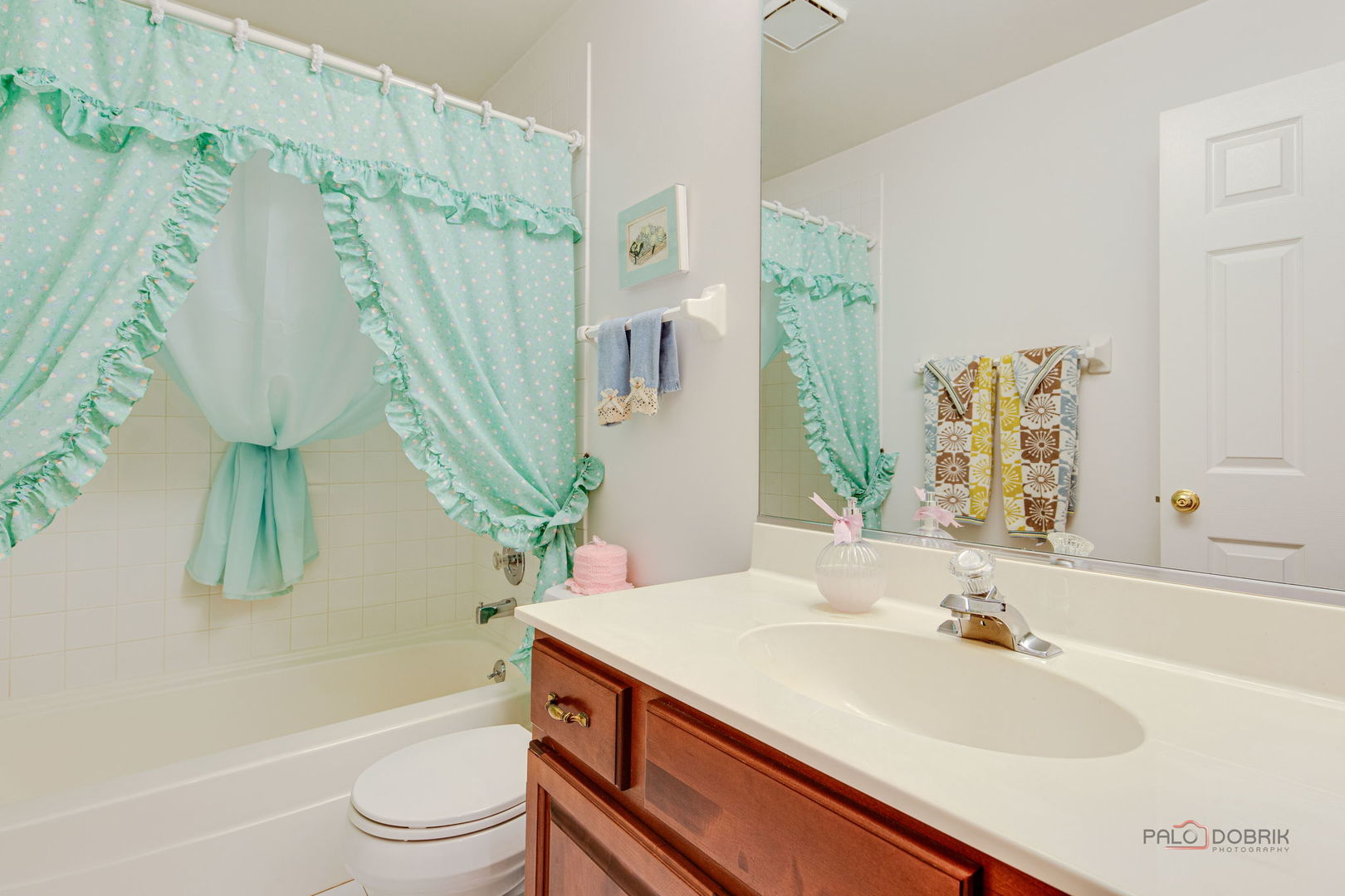 Palatine, Illinois 60067, United States, 5 Bedrooms Bedrooms, ,3 BathroomsBathrooms,Residential,Contingent,246982