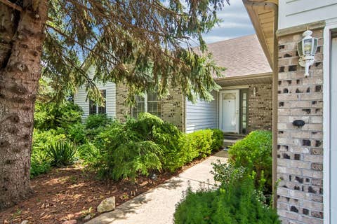 Tiny photo for 4619 Cornerstone Drive, Winthrop Harbor, IL 60096 (MLS # 12726053)