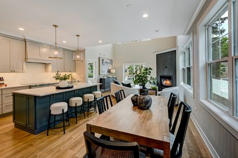 Tiny photo for 129 Harding Court, Glen Ellyn, IL 60137 (MLS # 12385882)