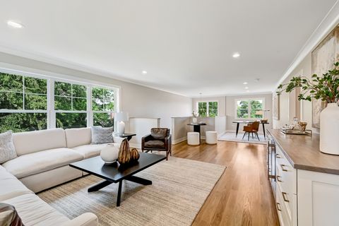 Tiny photo for 129 Harding Court, Glen Ellyn, IL 60137 (MLS # 12385882)