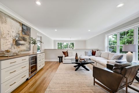 Tiny photo for 129 Harding Court, Glen Ellyn, IL 60137 (MLS # 12385882)