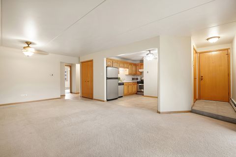 Tiny photo for 14016 Waterbury Drive #1404, Crestwood, IL 60418 (MLS # 12629727)