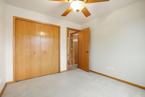 Tiny photo for 14016 Waterbury Drive #1404, Crestwood, IL 60418 (MLS # 12629727)