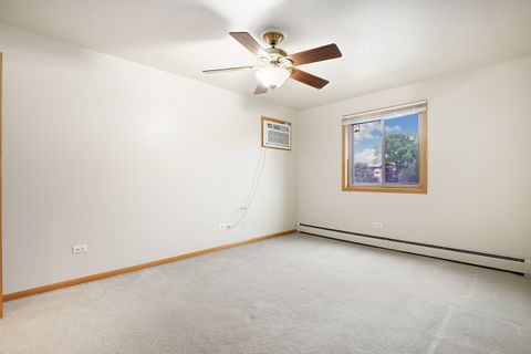 Tiny photo for 14016 Waterbury Drive #1404, Crestwood, IL 60418 (MLS # 12629727)