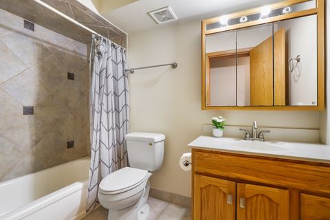 Tiny photo for 14016 Waterbury Drive #1404, Crestwood, IL 60418 (MLS # 12629727)