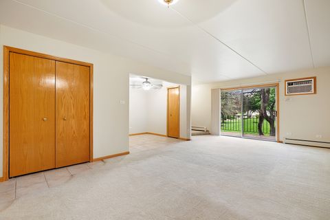 Tiny photo for 14016 Waterbury Drive #1404, Crestwood, IL 60418 (MLS # 12629727)