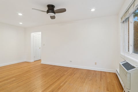 Tiny photo for 820 Seward Street #2F, Evanston, IL 60202 (MLS # 12772003)