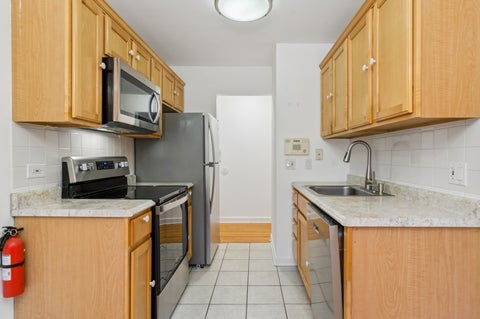 Tiny photo for 820 Seward Street #2F, Evanston, IL 60202 (MLS # 12772003)