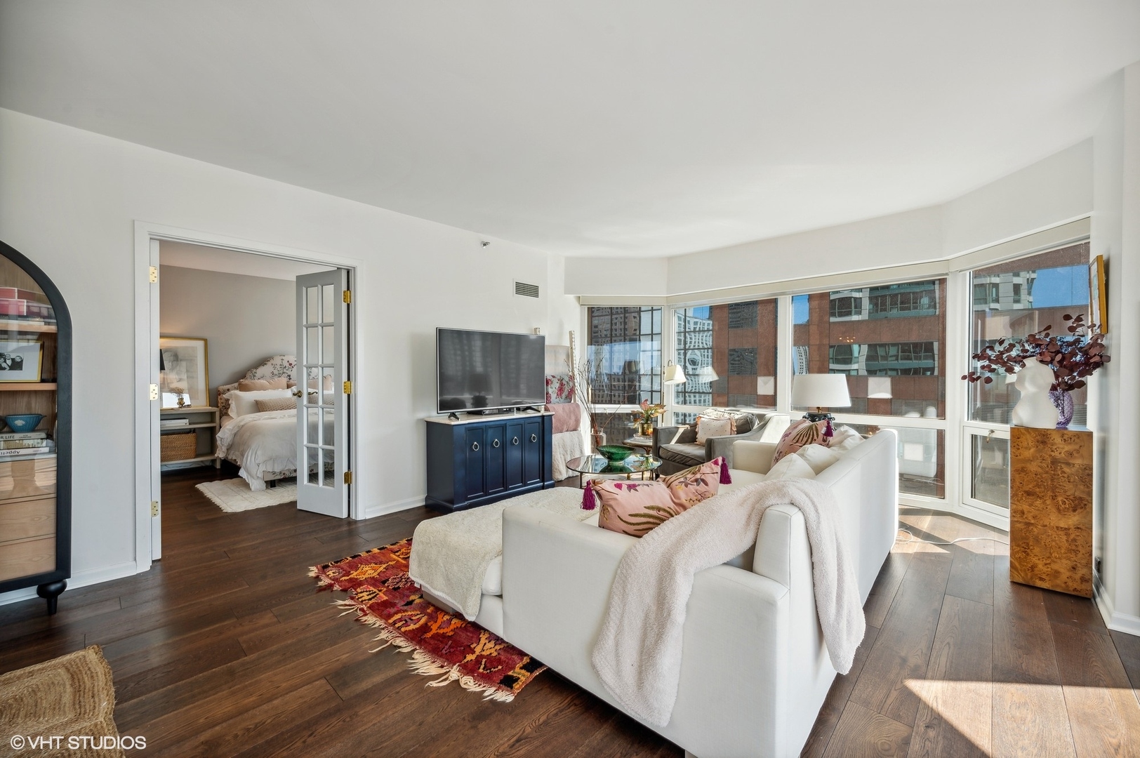100 E Huron Street 1806