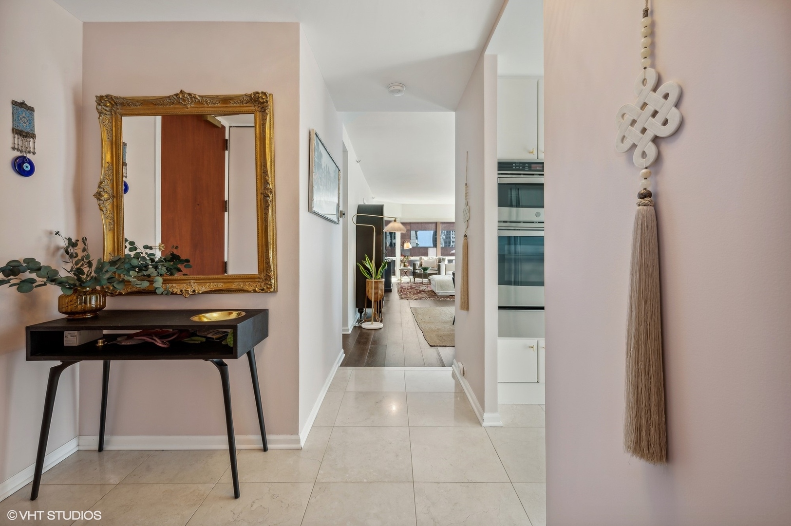 100 E Huron Street 1806