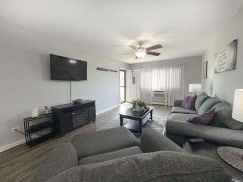 Tiny photo for 1313 S Rebecca Road #118, Lombard, IL 60148 (MLS # 12471835)