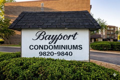 Tiny photo for 9820 S Pulaski Road #122, Oak Lawn, IL 60453 (MLS # 12568653)