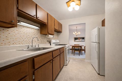 Tiny photo for 9820 S Pulaski Road #122, Oak Lawn, IL 60453 (MLS # 12568653)