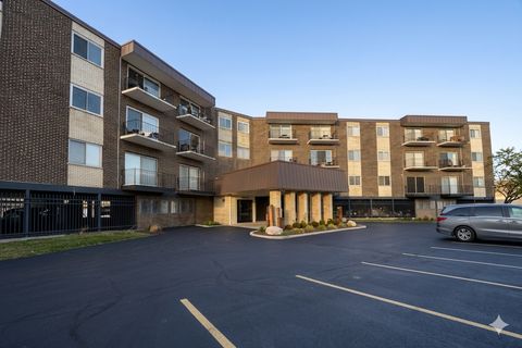 Tiny photo for 9820 S Pulaski Road #122, Oak Lawn, IL 60453 (MLS # 12568653)