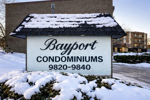 Tiny photo for 9820 S Pulaski Road #122, Oak Lawn, IL 60453 (MLS # 12568653)