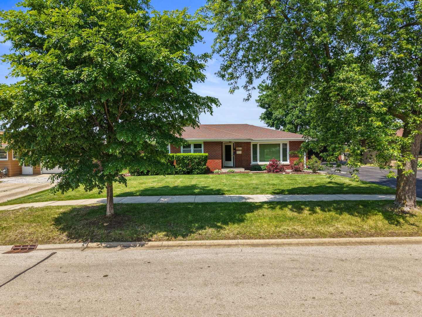 Properties 2 817 Summit Drive