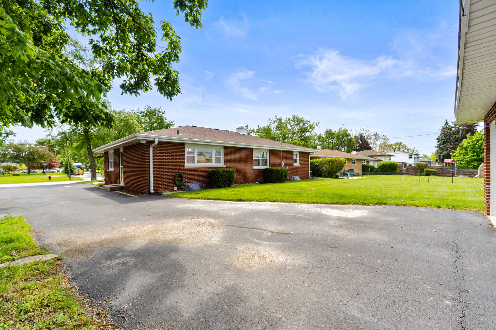 Properties 4 817 Summit Drive