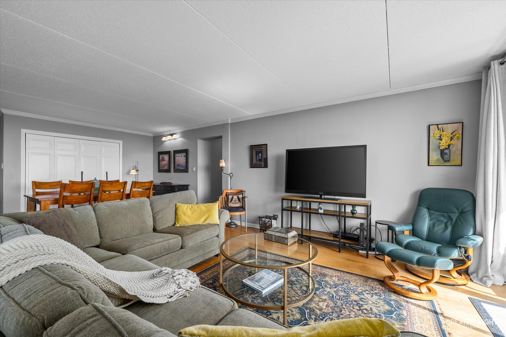 2005 S Finley Road 1209