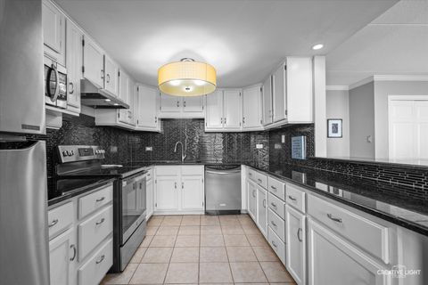 Tiny photo for 2005 S Finley Road #1209, Lombard, IL 60148 (MLS # 12424571)