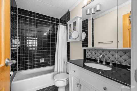 Tiny photo for 2005 S Finley Road #1209, Lombard, IL 60148 (MLS # 12424571)