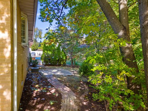 Tiny photo for 6616 N Greenmont Road, Peoria, IL 61614 (MLS # 12509321)
