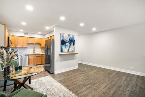 Tiny photo for 5200 Carriageway Drive #302, Rolling Meadows, IL 60008 (MLS # 12522740)