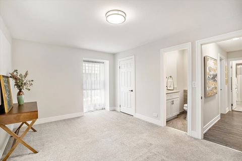 Tiny photo for 5200 Carriageway Drive #302, Rolling Meadows, IL 60008 (MLS # 12522740)