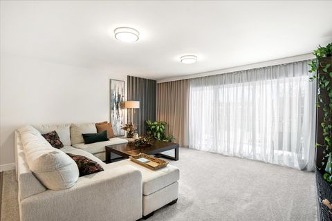 Tiny photo for 5200 Carriageway Drive #302, Rolling Meadows, IL 60008 (MLS # 12522740)